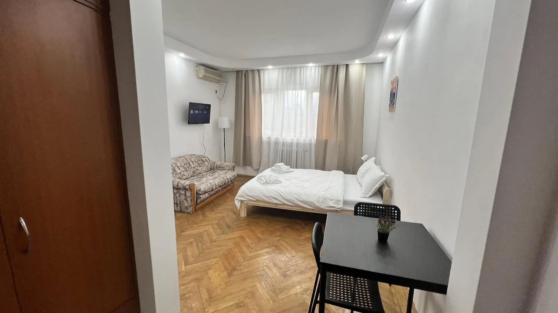 Heart Of Bucharest Studio Romania
