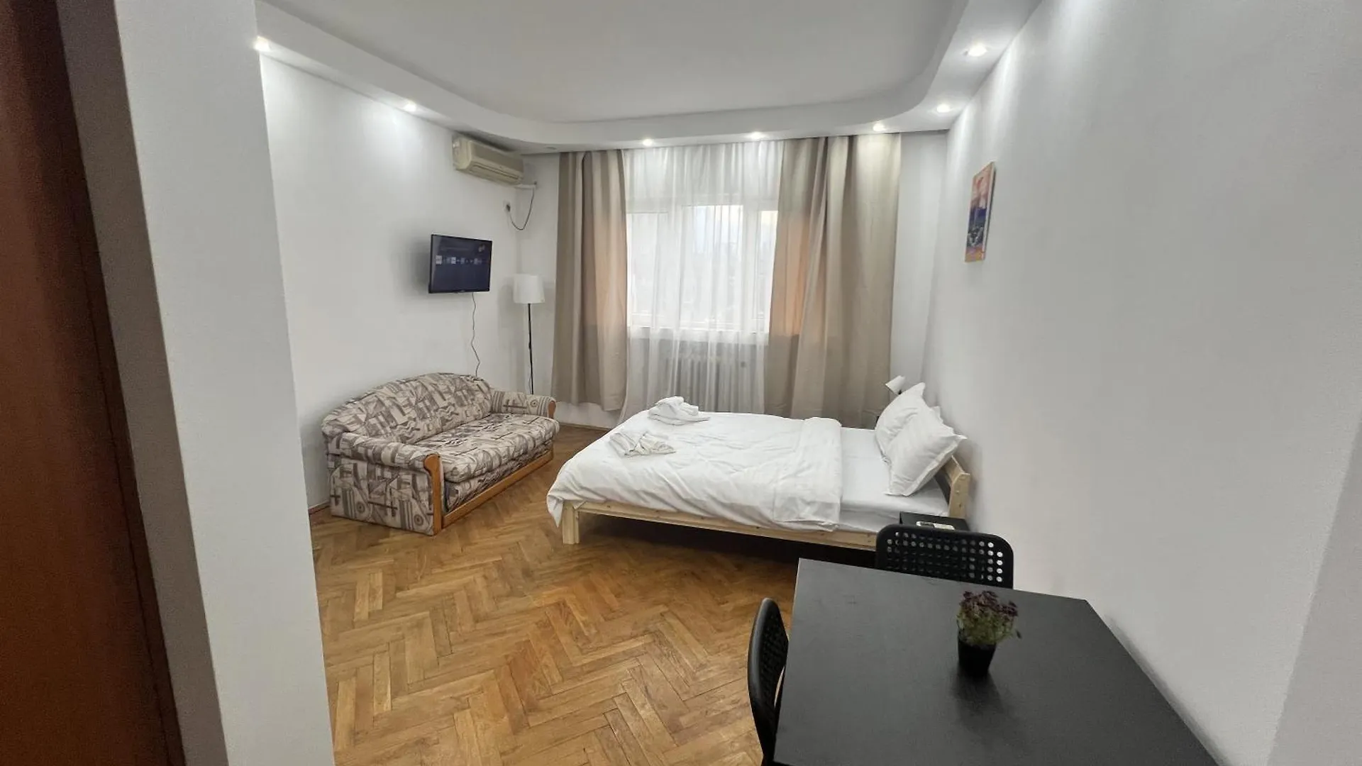 Heart Of Bucharest Studio Apartment