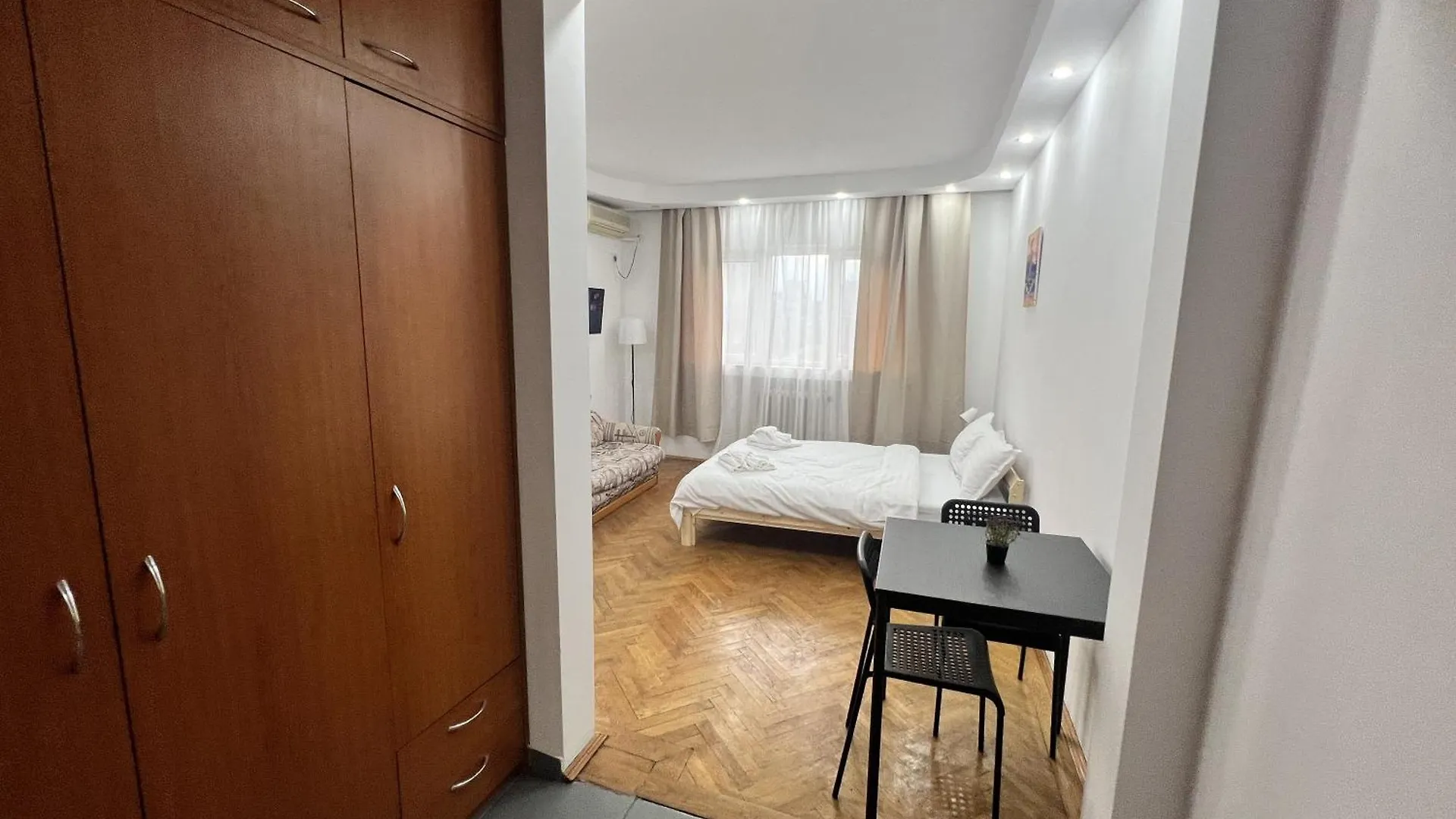 Apartment Heart Of Bucharest Studio Romania